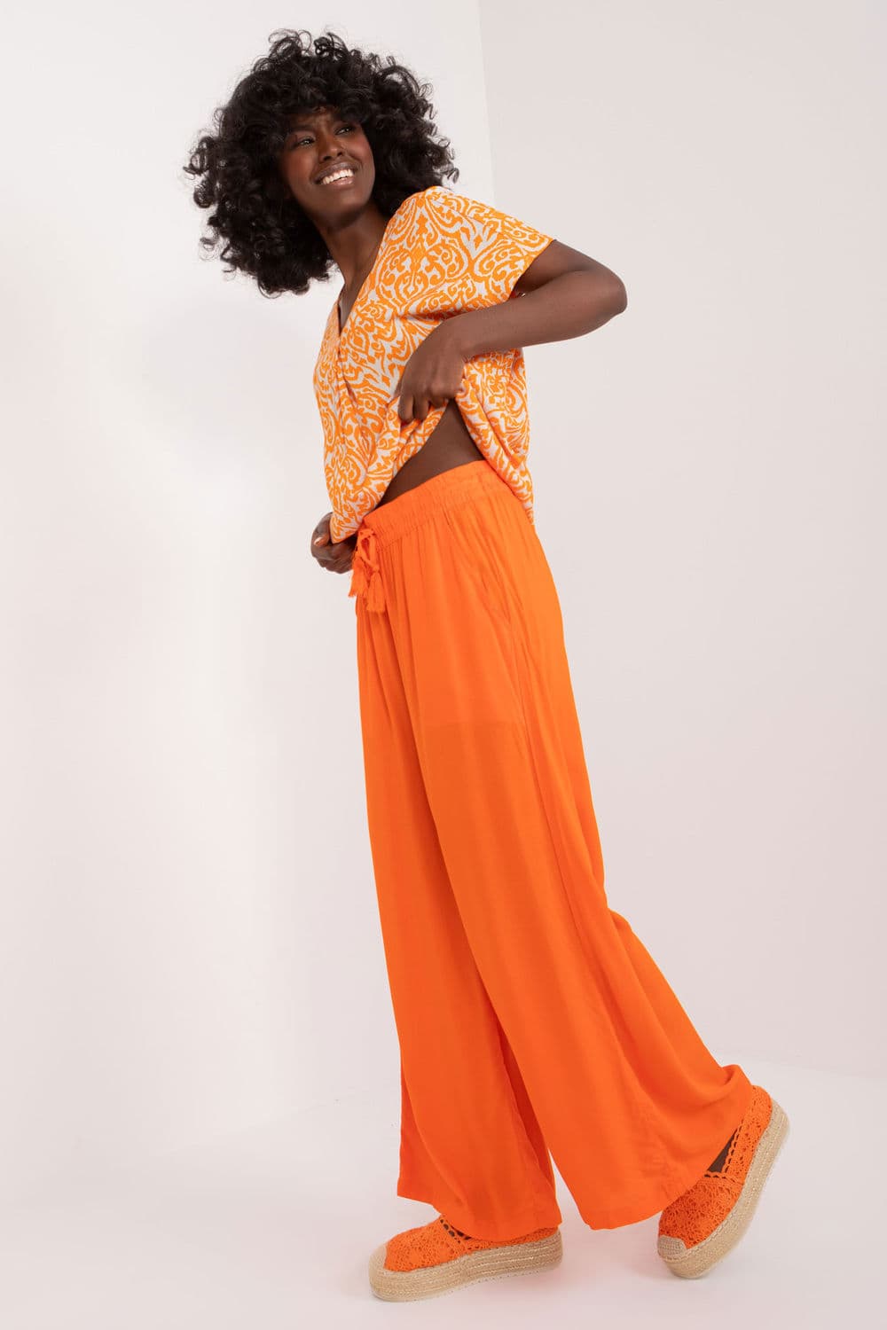 Pantaloni da donna model 196904 Sublevel - Miniatura 2