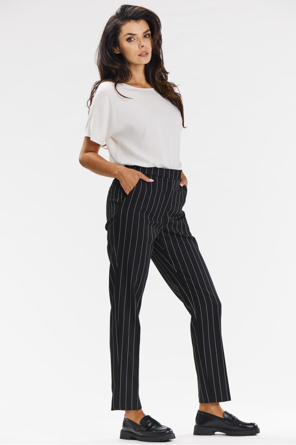 Pantaloni da donna model 200563 awama - Miniatura 2