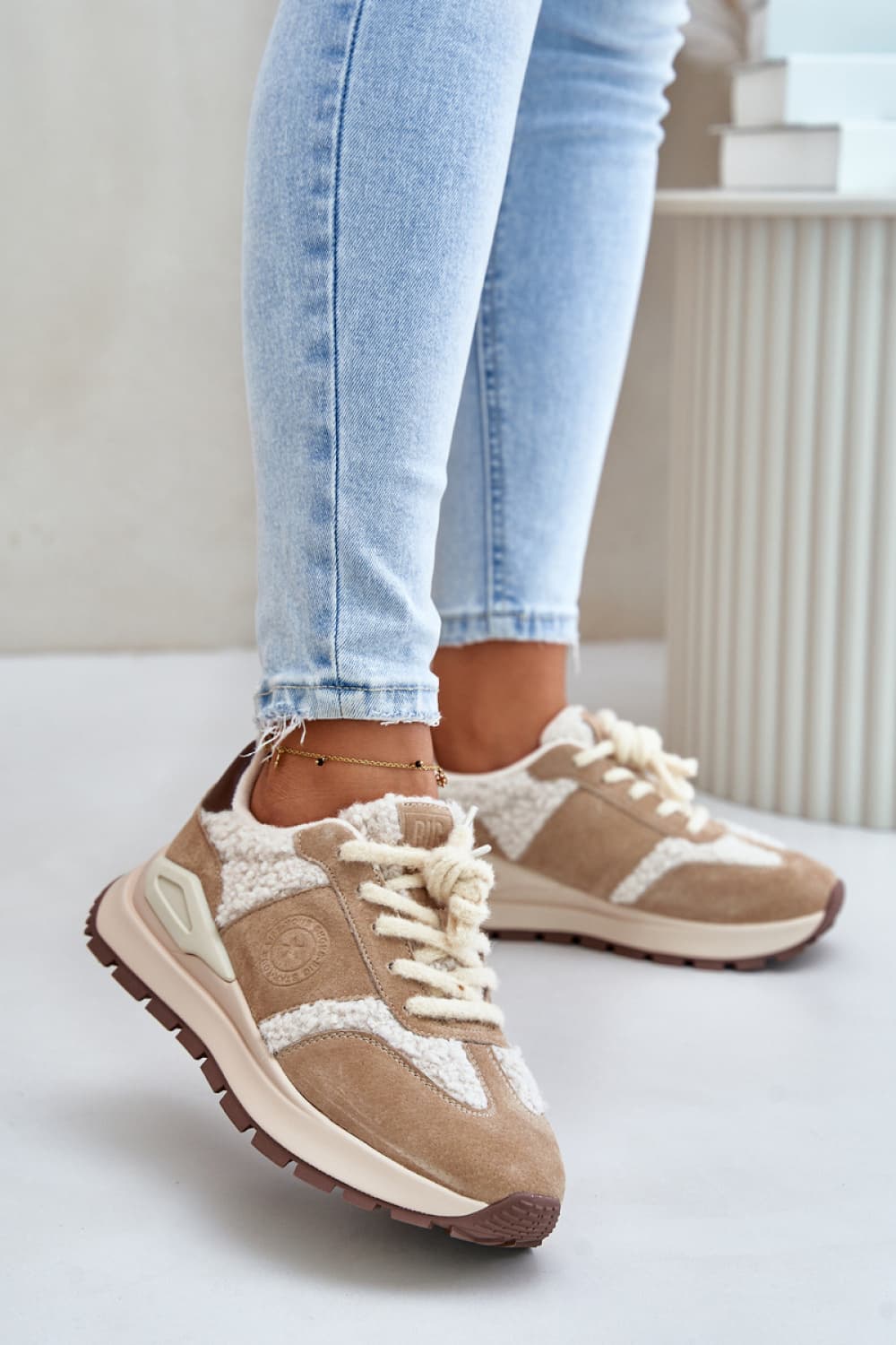 Scarpe sportive con piattaforma model 201706 Step in style