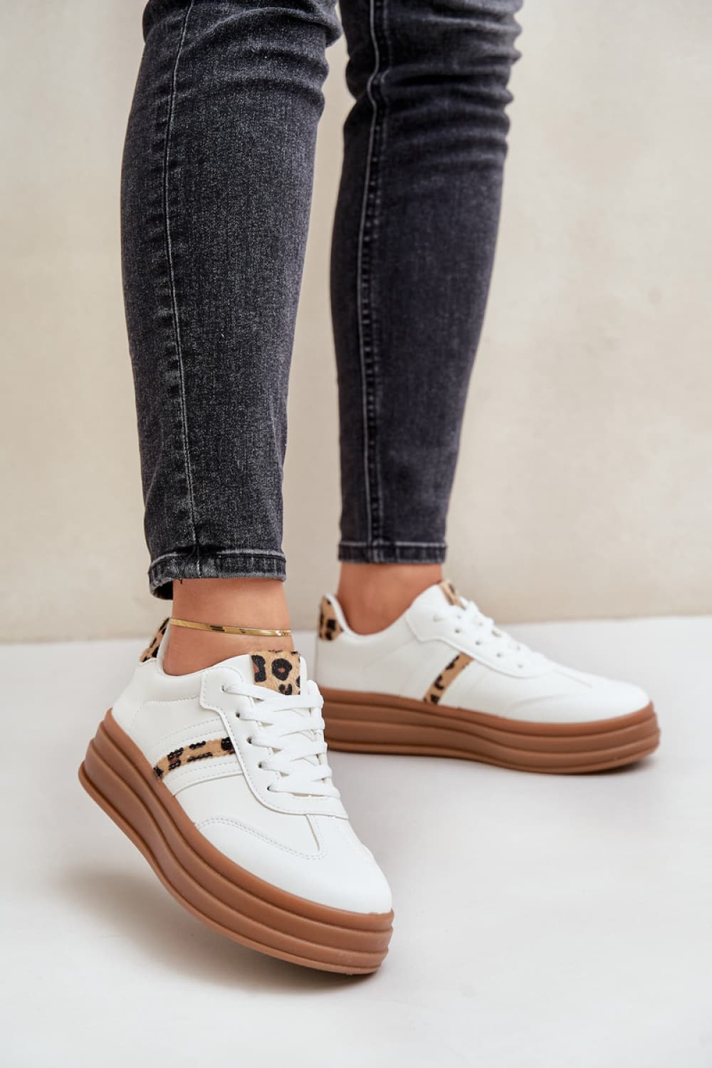 Scarpe sportive con piattaforma model 203633 Step in style