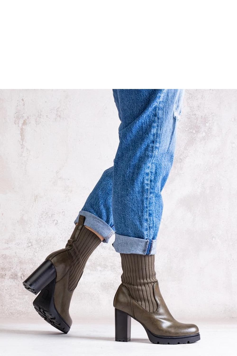 Scarpe con tacco model 205810 Solea