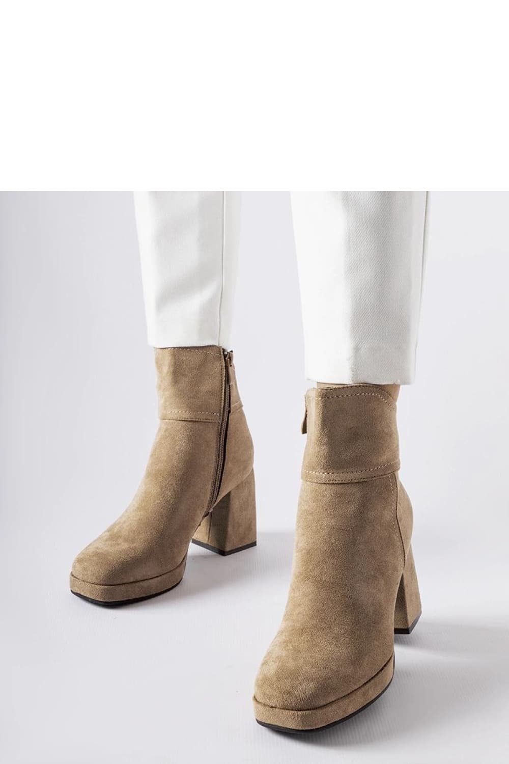 Scarpe con tacco model 205870 Solea