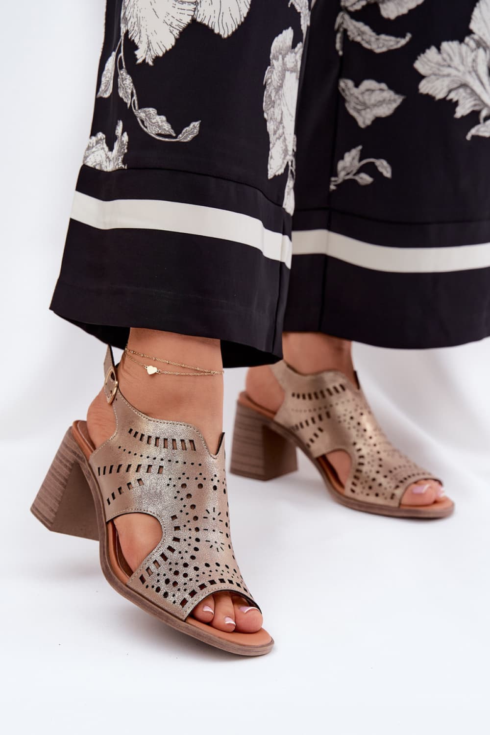 Sandali con tacco model 211364 Step in style