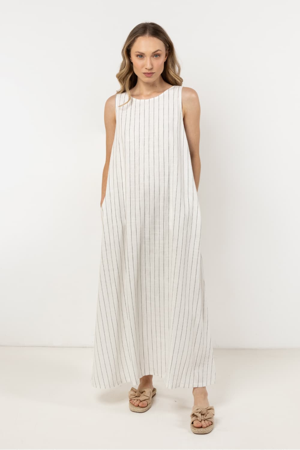Vestito da giorno model 212183 awama