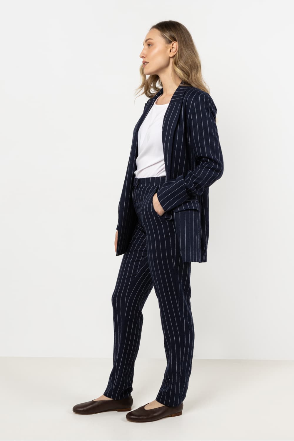 Pantaloni da donna model 212184 awama - Miniatura 2