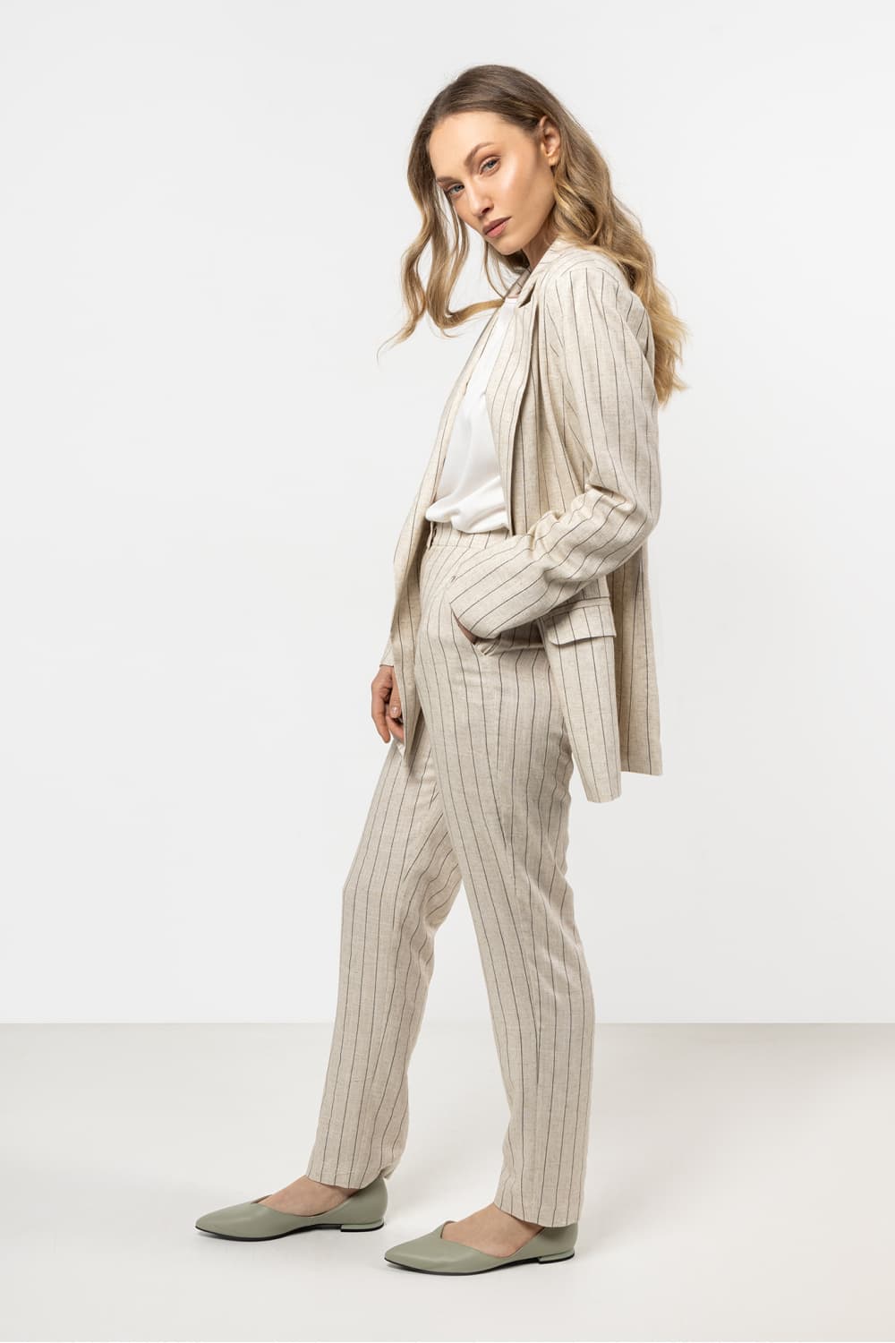 Pantaloni da donna model 212185 awama - Miniatura 2
