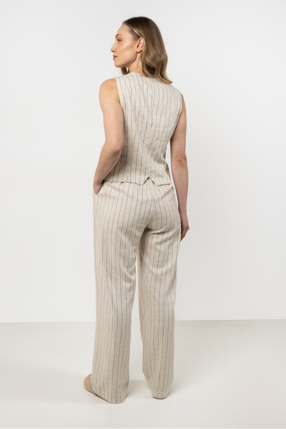 Pantaloni da donna model 212187 awama - Miniatura 3