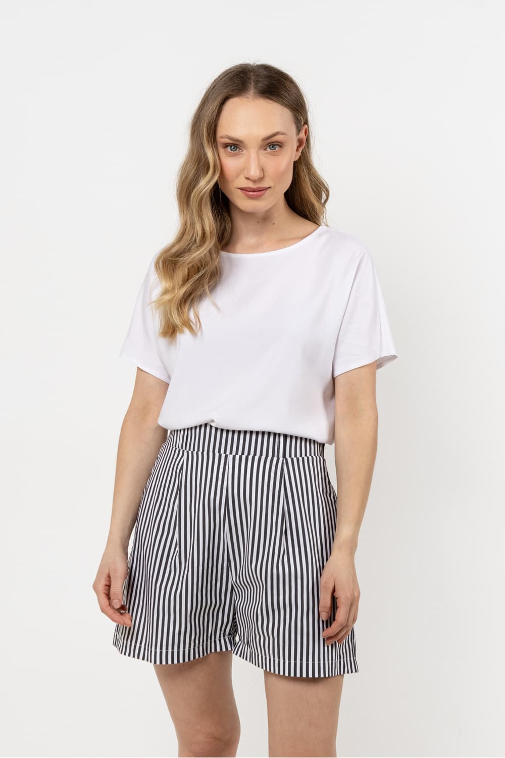 Pantaloncini model 212202 awama
