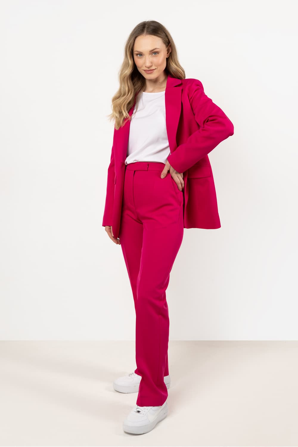 Pantaloni da donna model 212223 awama