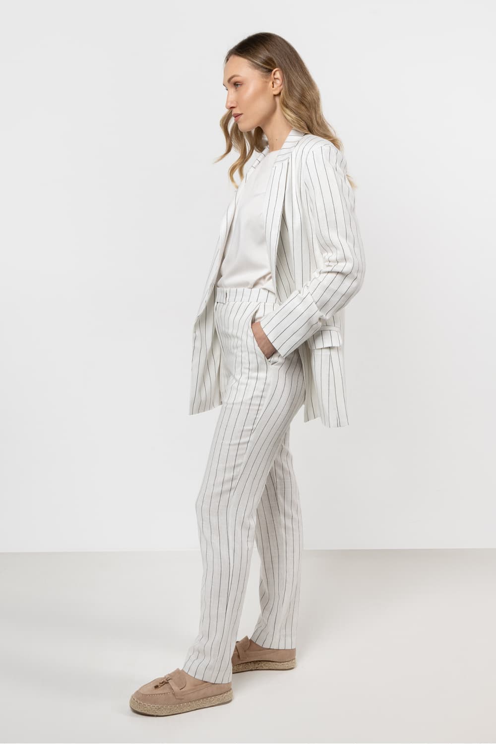 Pantaloni da donna model 212251 awama - Miniatura 2