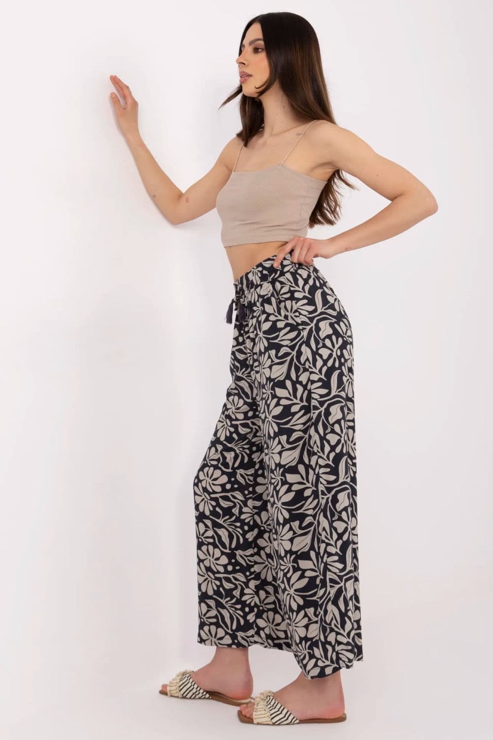 Pantaloni da donna model 212666 Sublevel - Miniatura 2