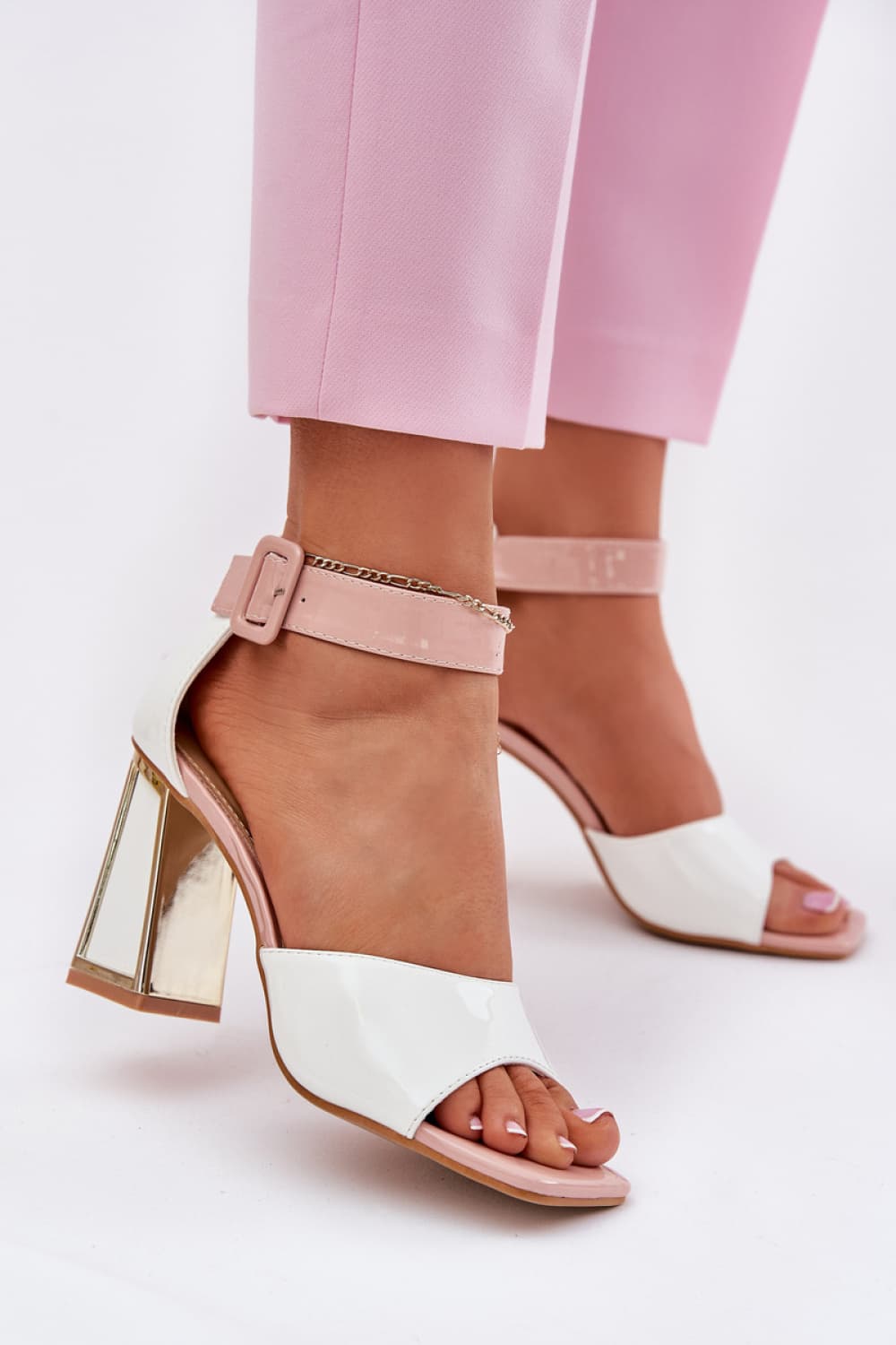 Sandali con tacco model 212823 Step in style
