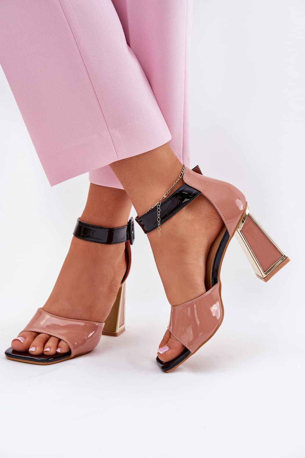 Sandali con tacco model 212824 Step in style