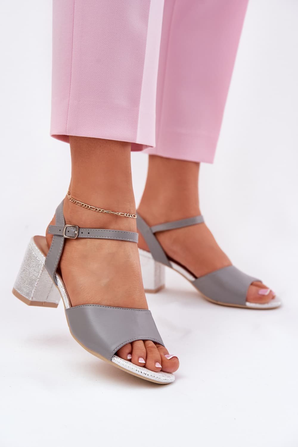 Sandali con tacco model 213012 Step in style