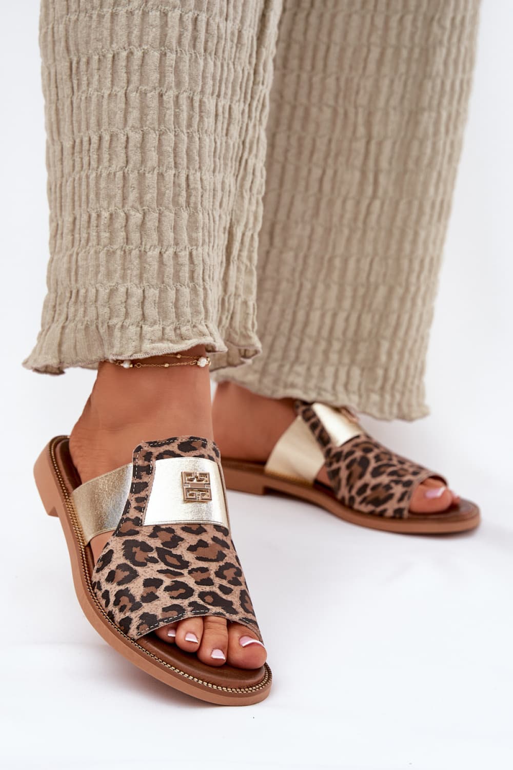 ciabatte model 213180 Step in style