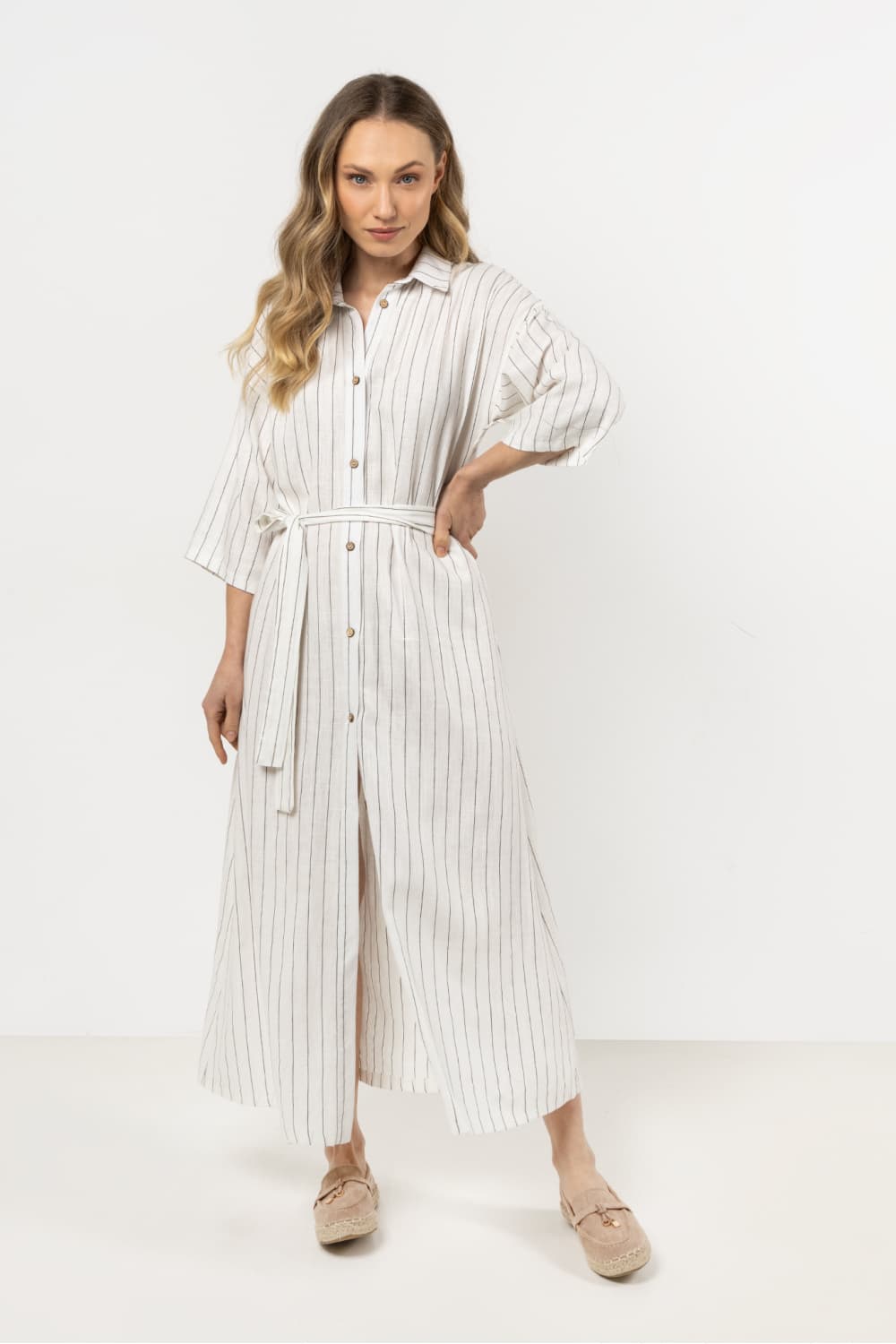Vestito da giorno model 213970 awama