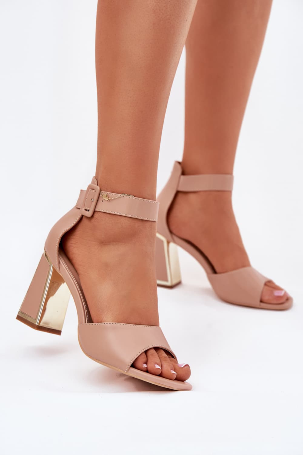 Sandali con tacco model 214392 Step in style