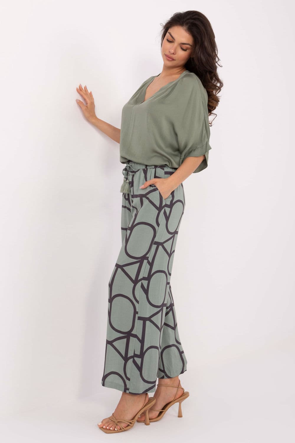 Pantaloni da donna model 215118 Sublevel - Miniatura 2