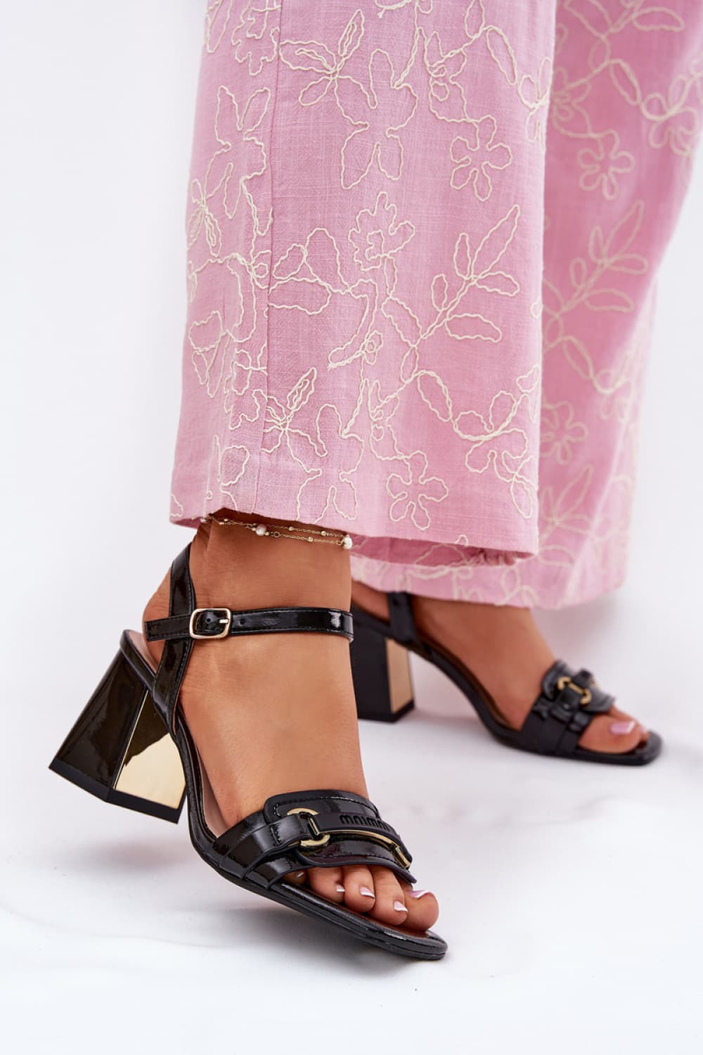Sandali con tacco model 215347 Step in style