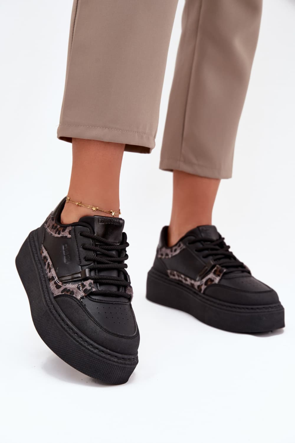 Scarpe sportive con piattaforma model 216463 Step in style