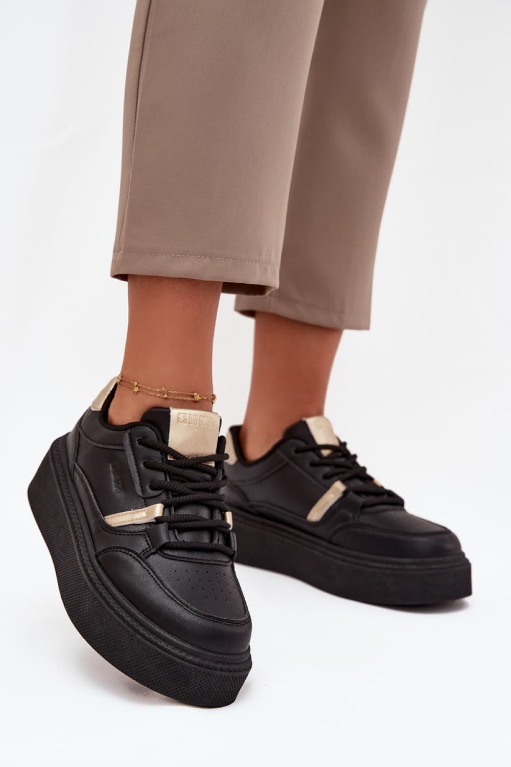 Scarpe sportive con piattaforma model 216466 Step in style