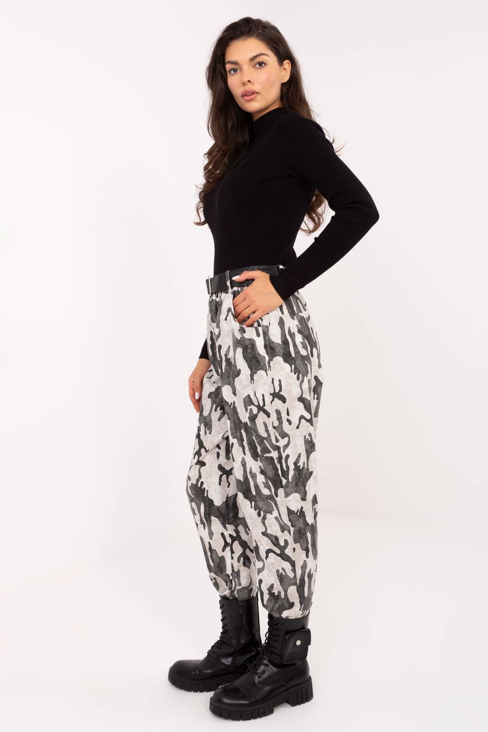 Pantaloni da donna model 218437 Italy Moda - Miniatura 2