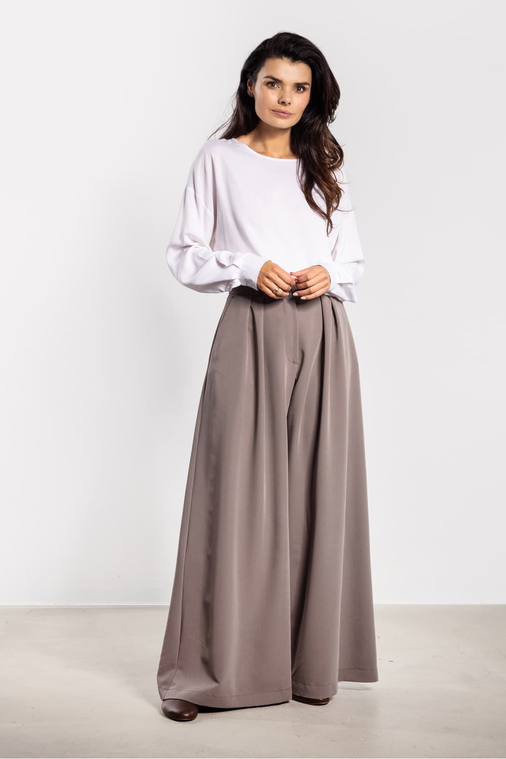 Pantaloni da donna model 218986 awama
