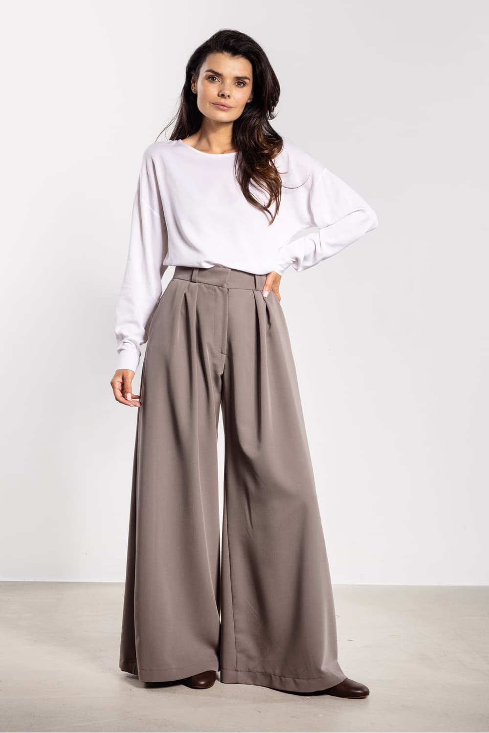 Pantaloni da donna model 218986 awama - Miniatura 2