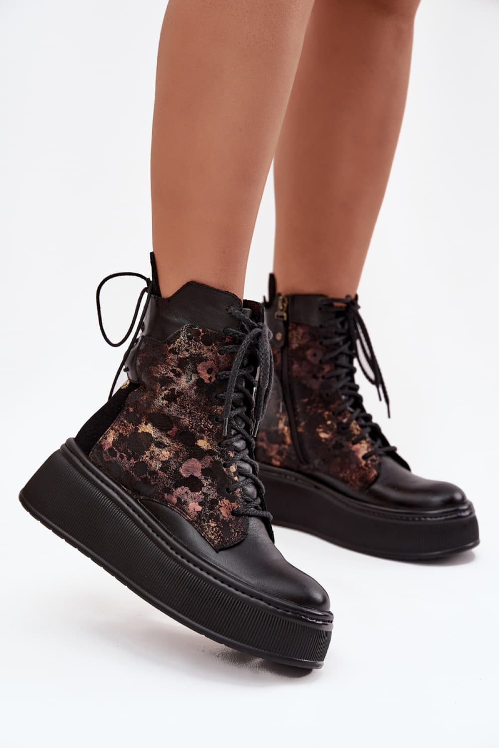 Stivaletti con plateau model 219393 Step in style