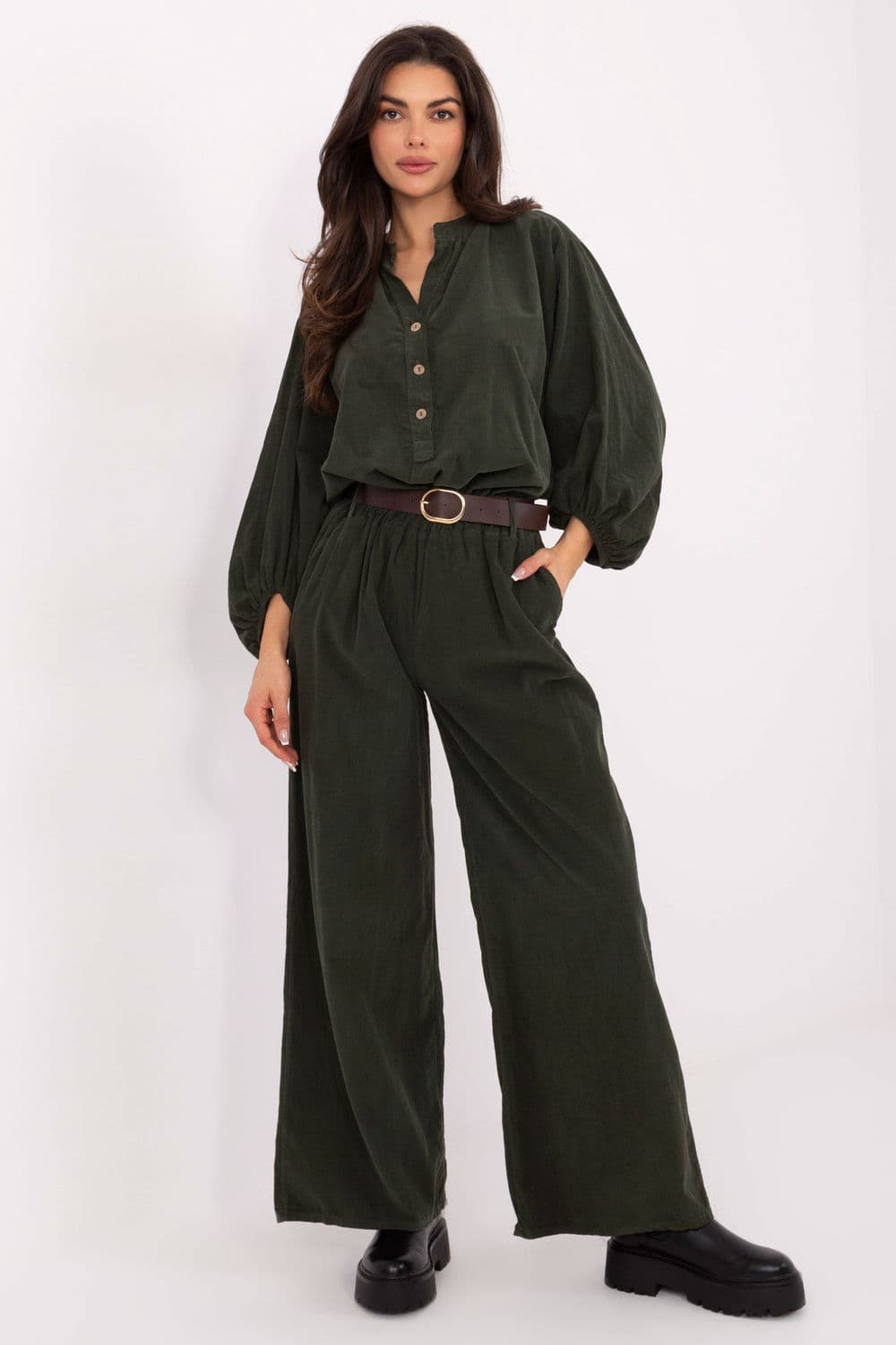 Pantaloni in velluto model 220283 Italy Moda