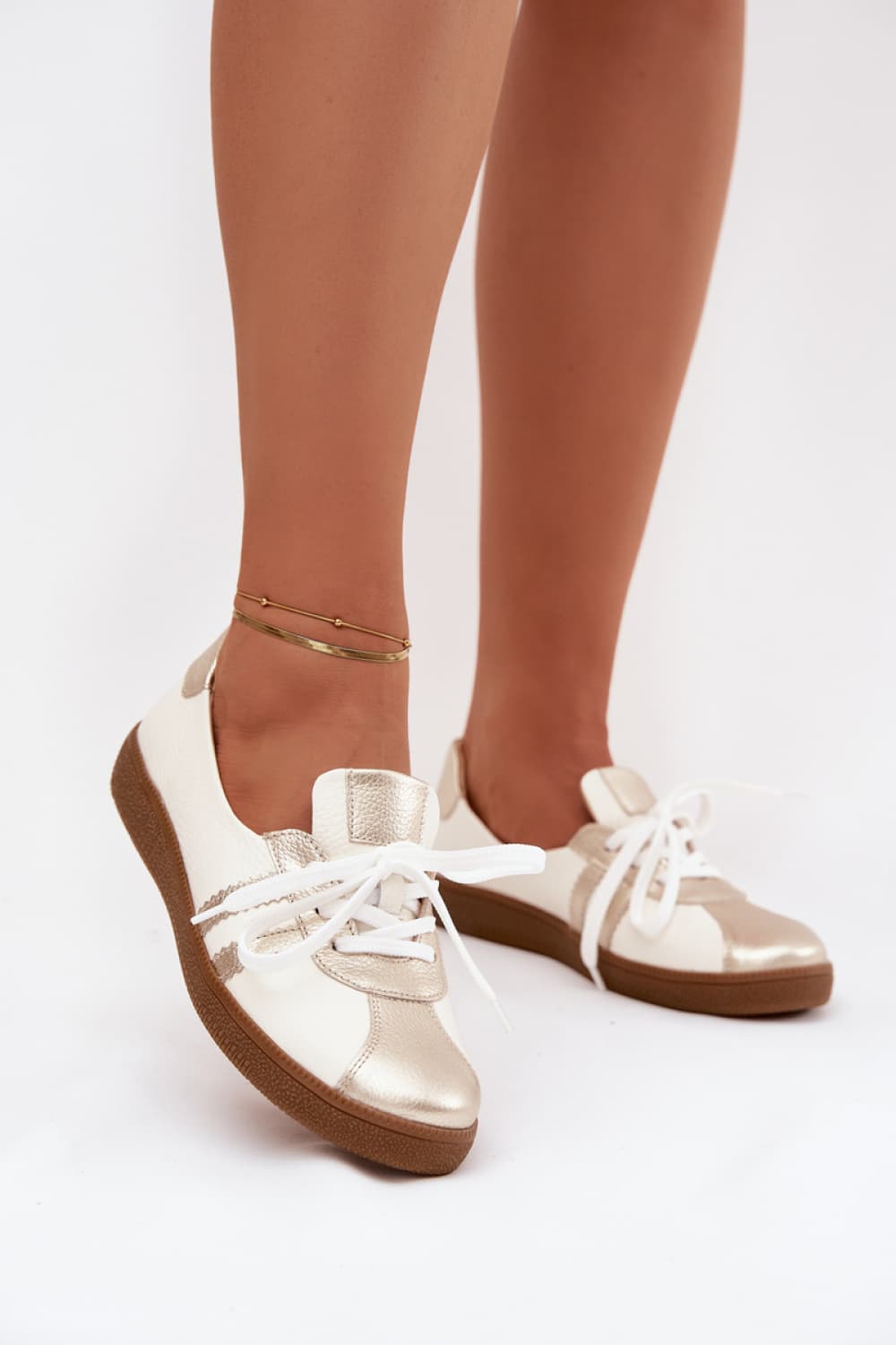 a piedi nudi model 223857 Step in style