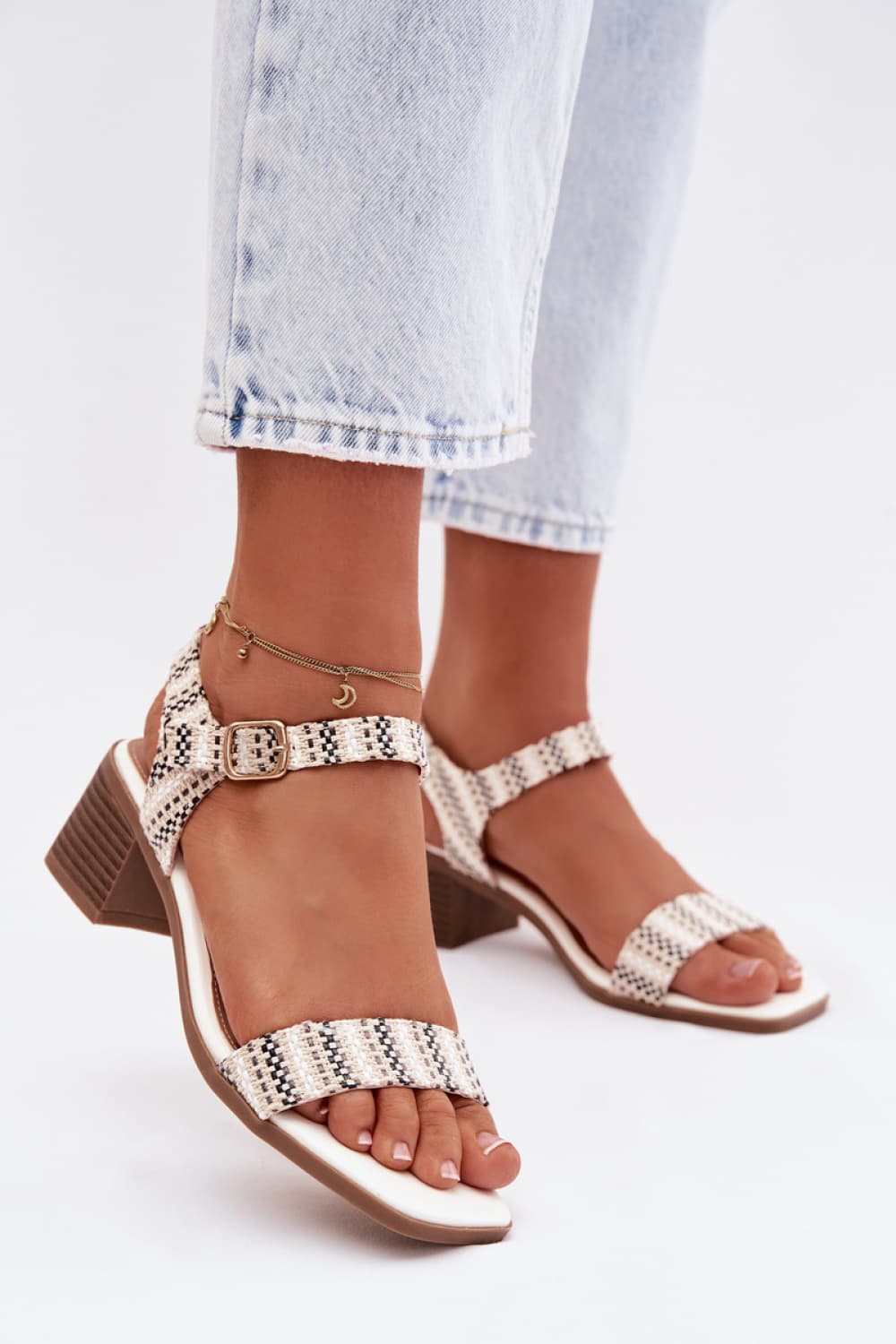Sandali con tacco model 225111 Step in style