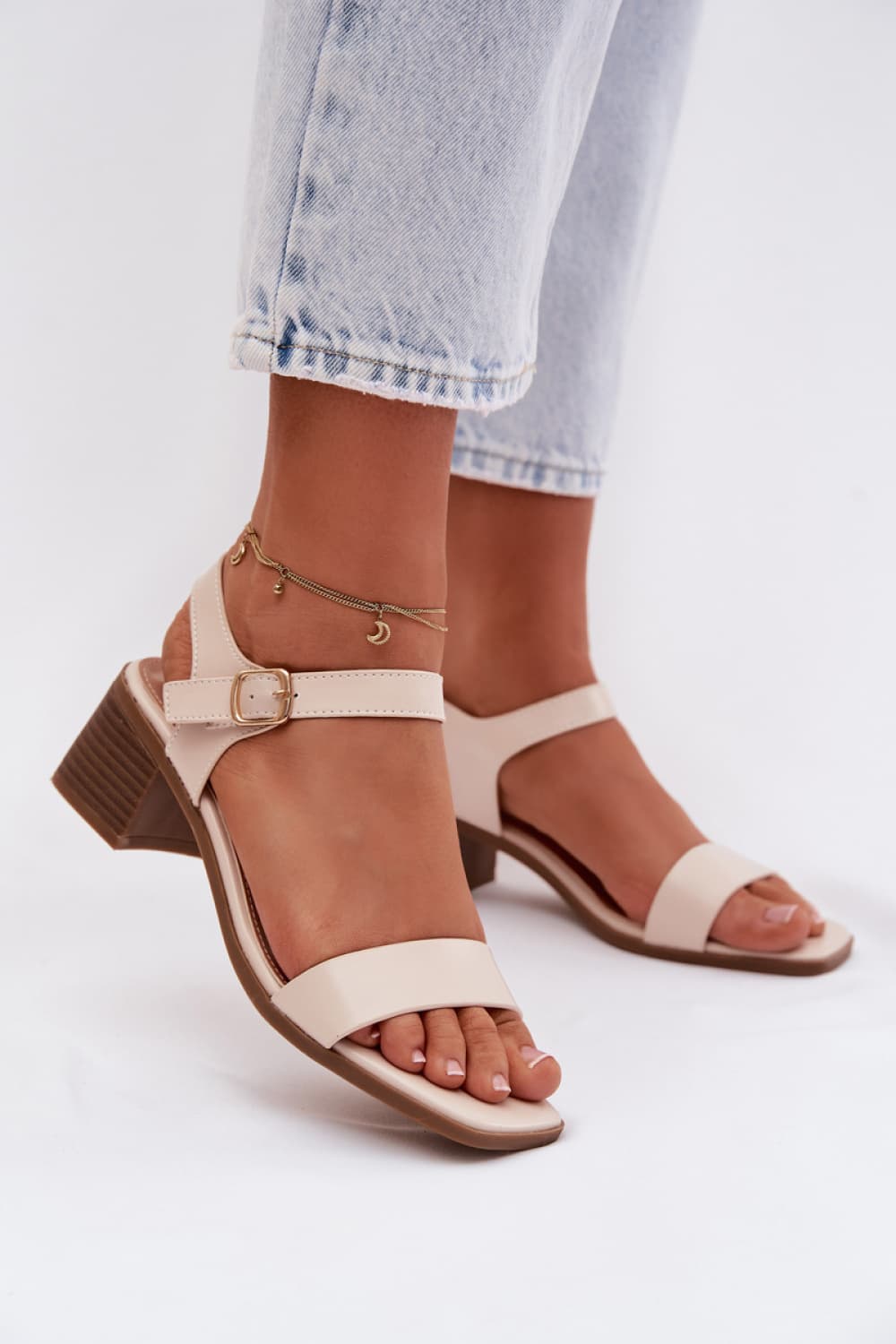 Sandali con tacco model 225112 Step in style