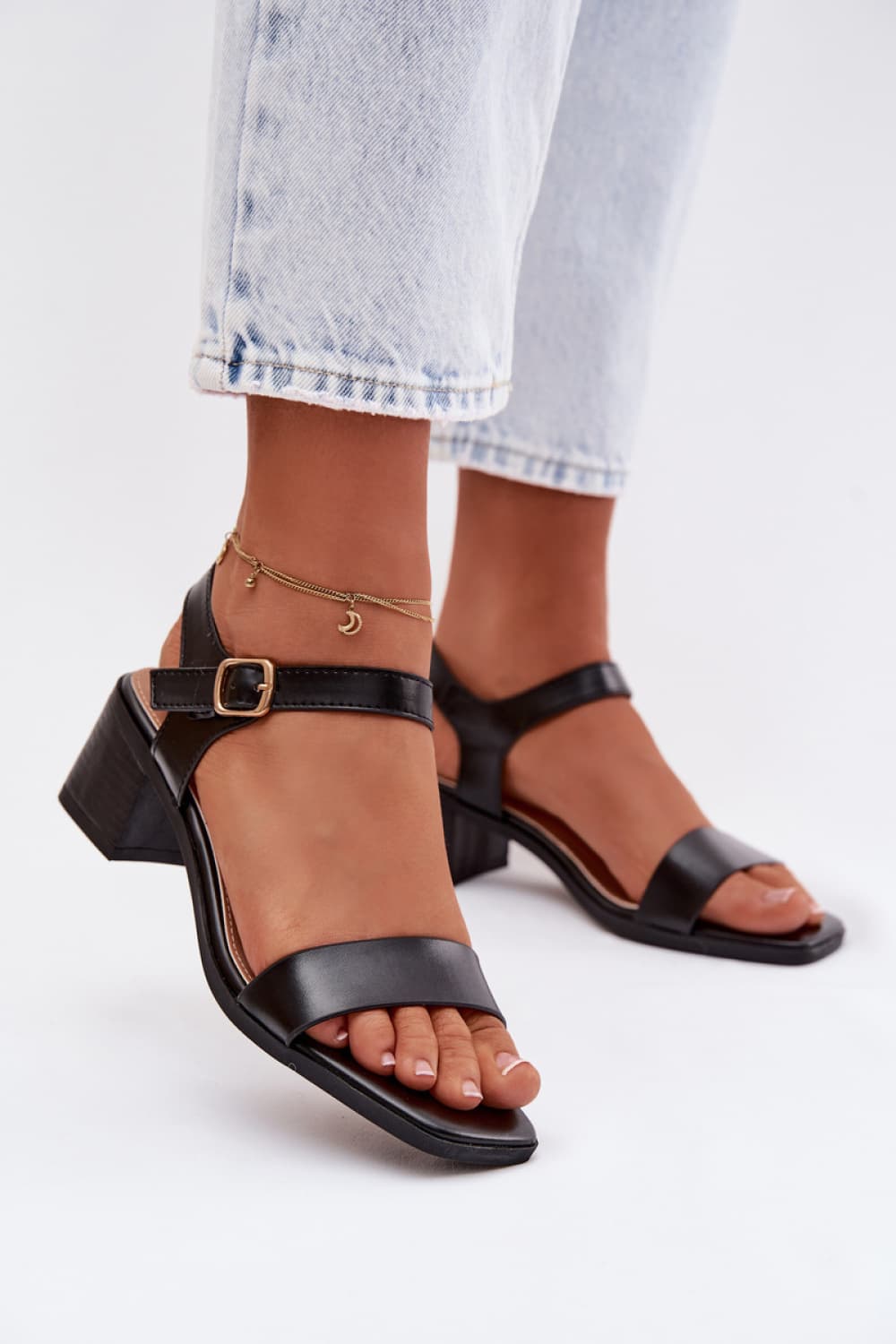 Sandali con tacco model 225113 Step in style