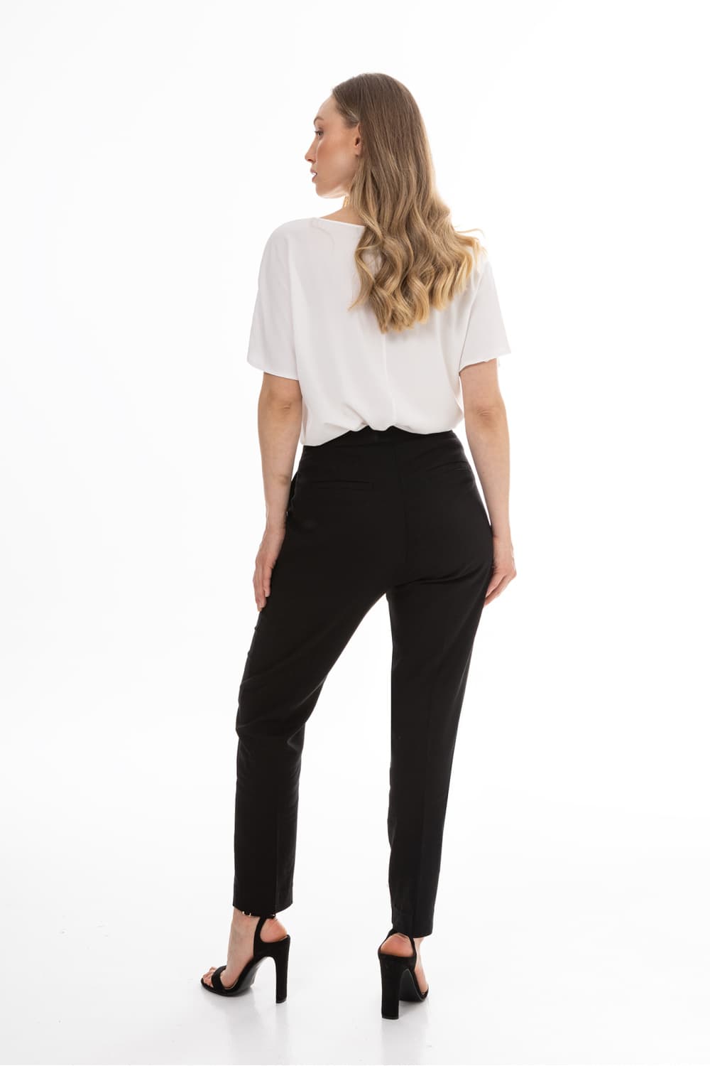 Pantaloni da donna model 225297 awama - Miniatura 3