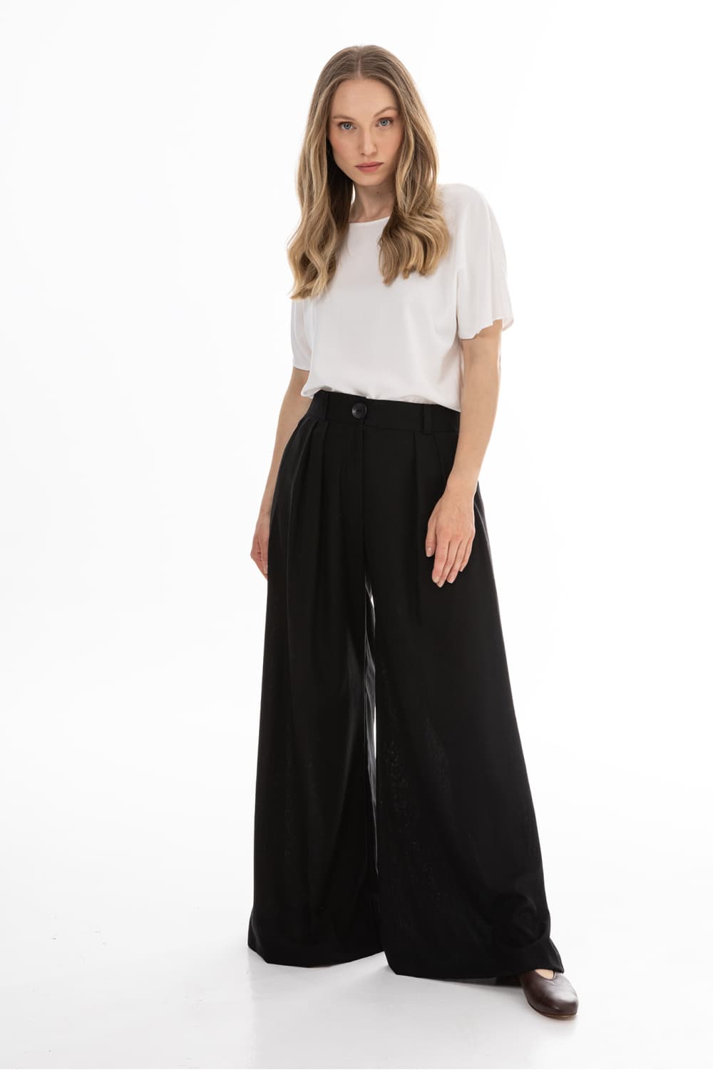 Pantaloni da donna model 225300 awama
