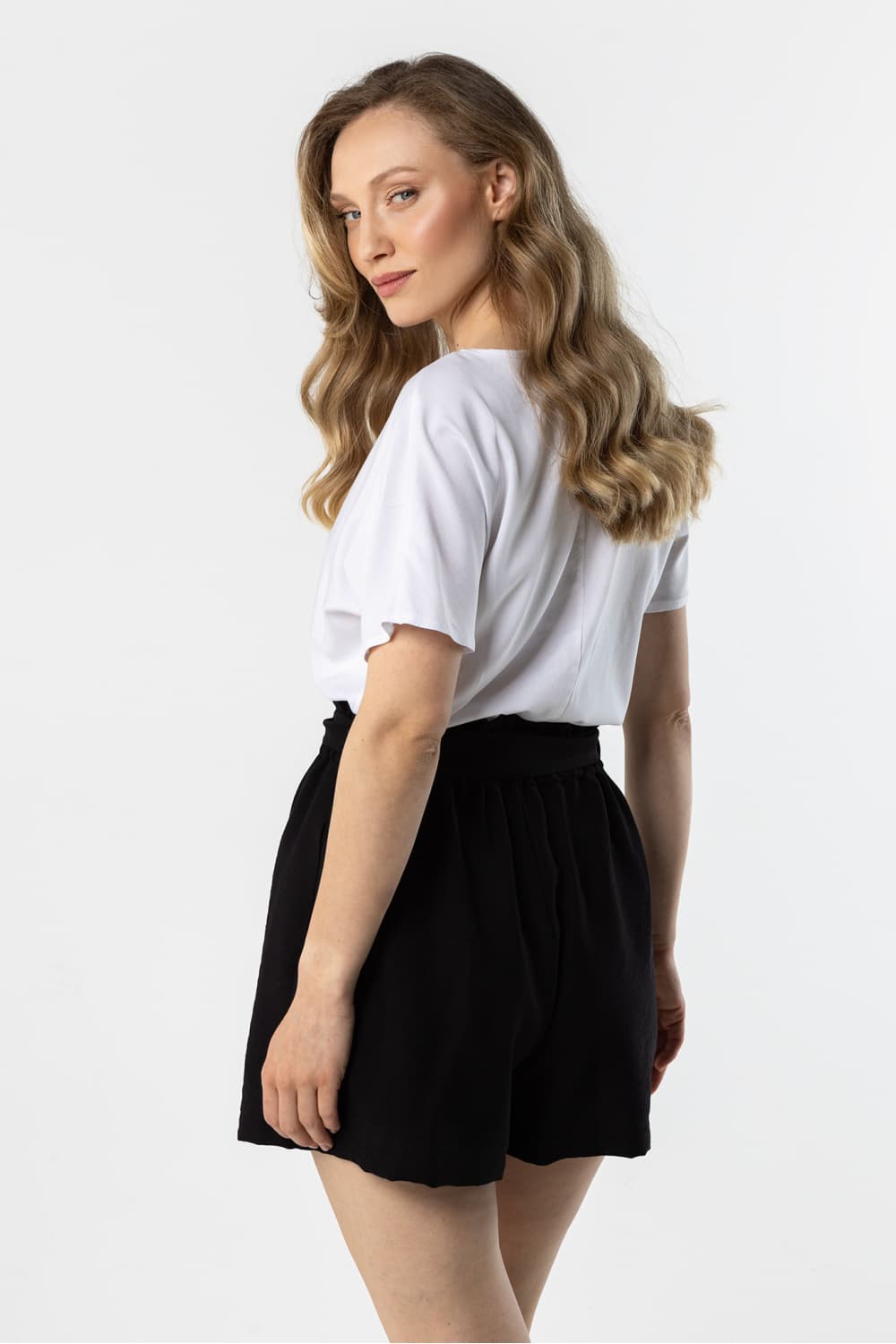 Pantaloncini model 225326 awama - Miniatura 3