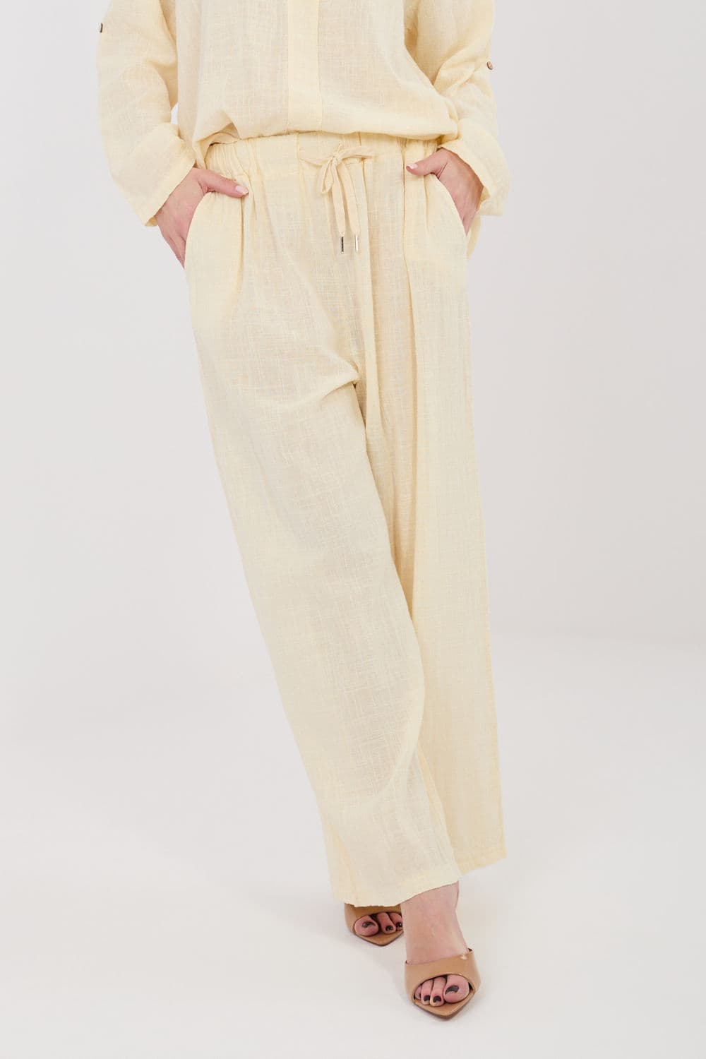 Pantaloni da donna model 225496 Italy Moda