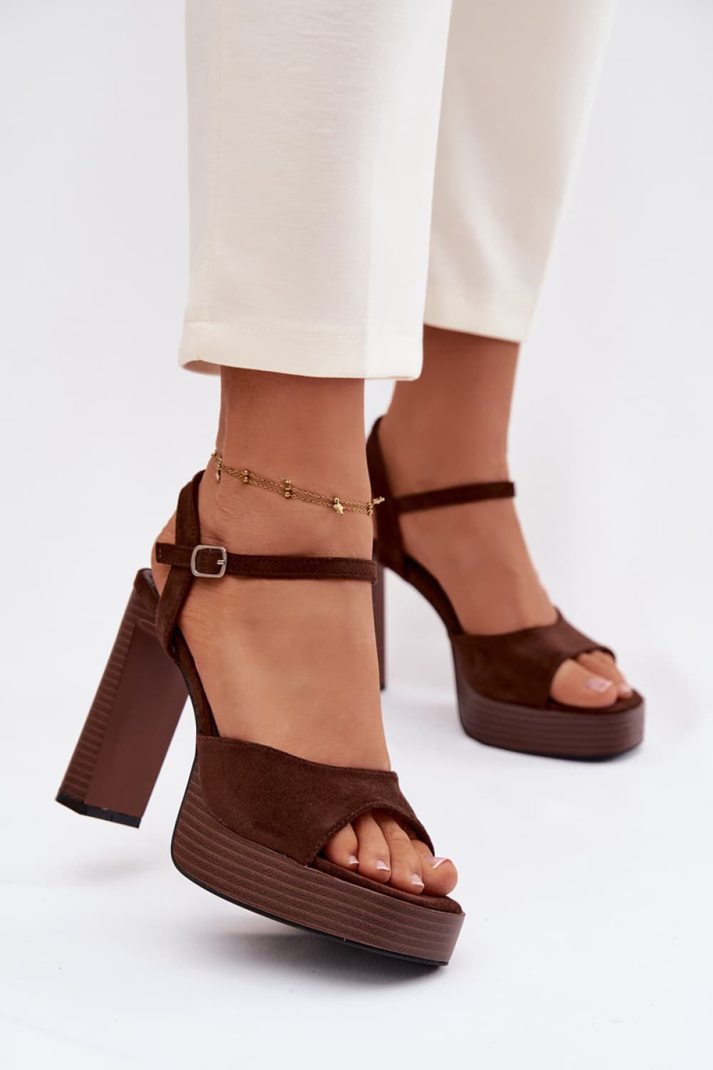 Sandali con tacco model 226119 Step in style