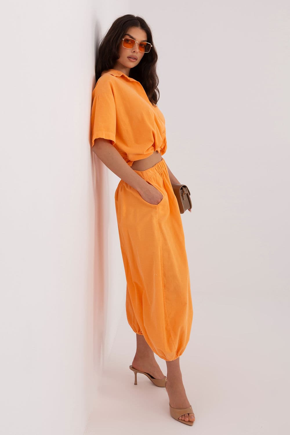 Pantaloni in velluto model 226228 Italy Moda