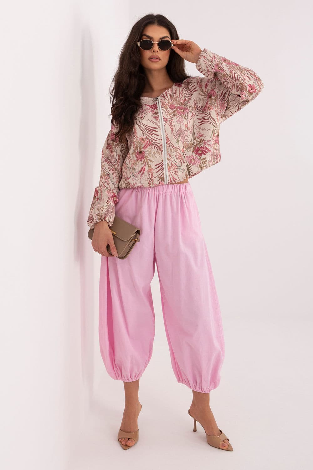 Pantaloni in velluto model 226235 Italy Moda