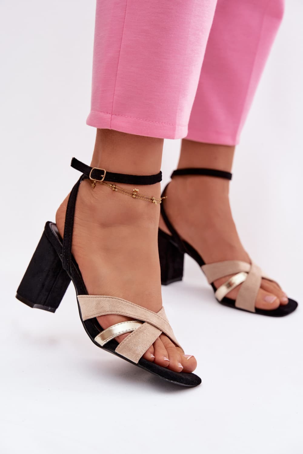 Sandali con tacco model 226334 Step in style