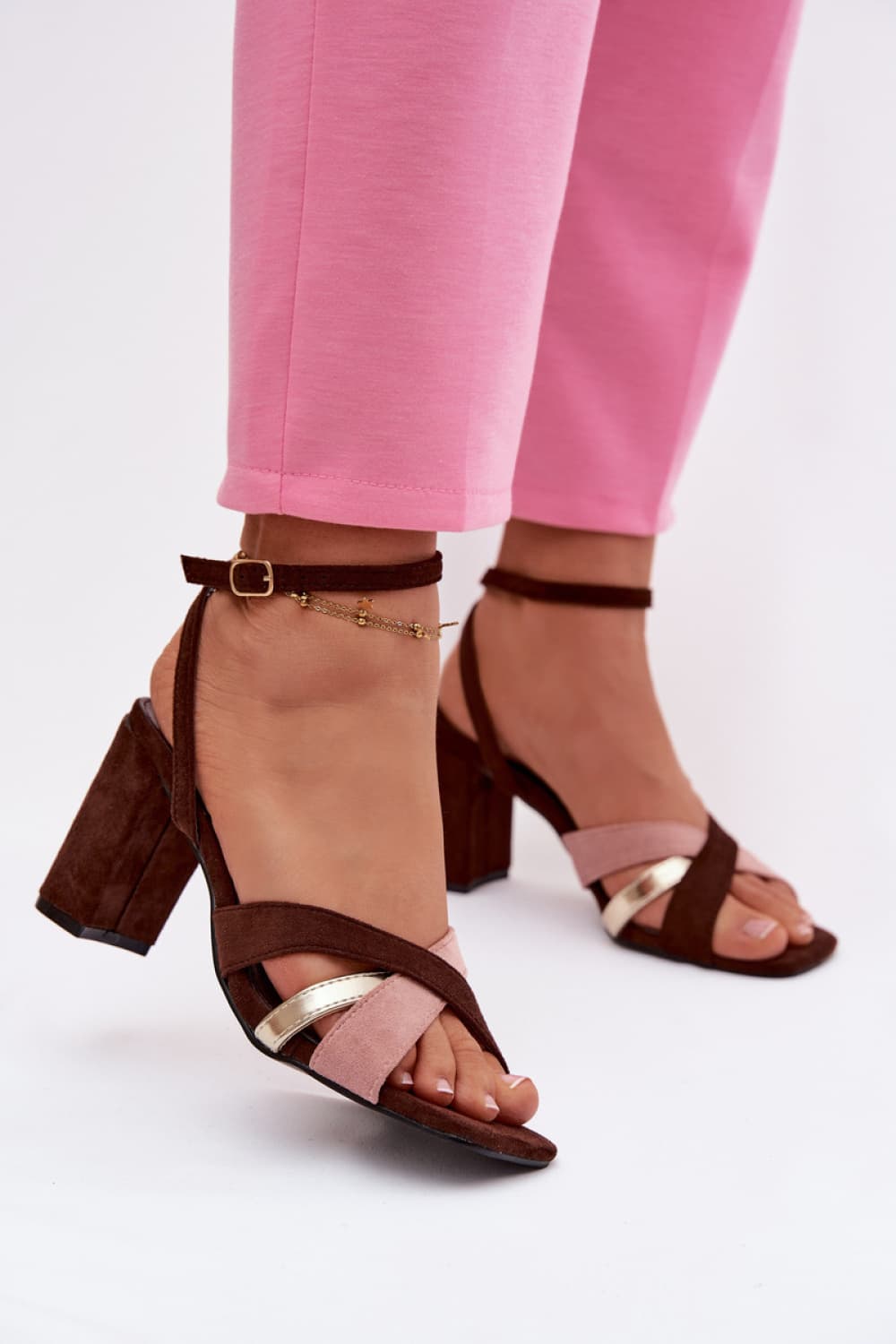Sandali con tacco model 226335 Step in style
