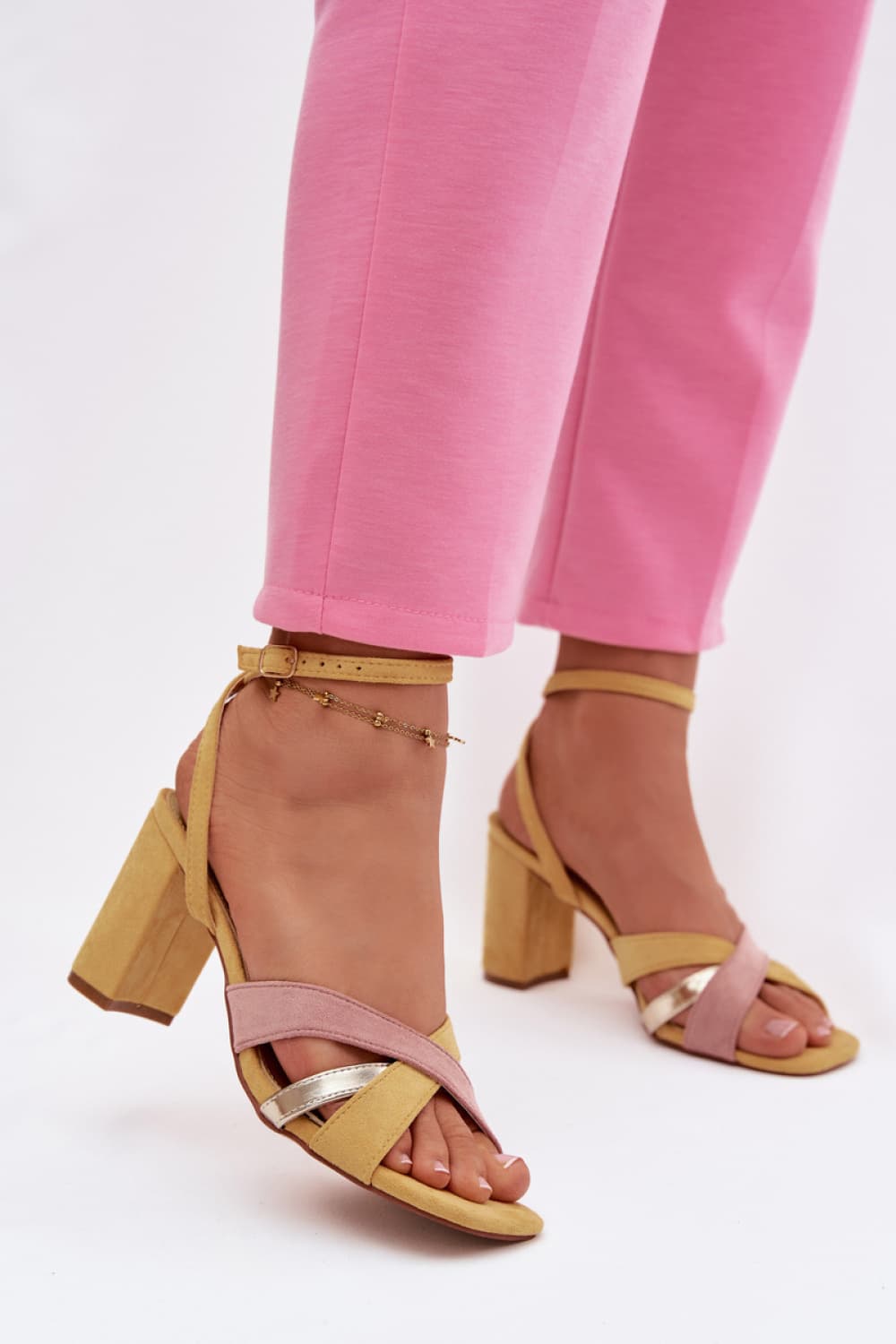 Sandali con tacco model 226336 Step in style