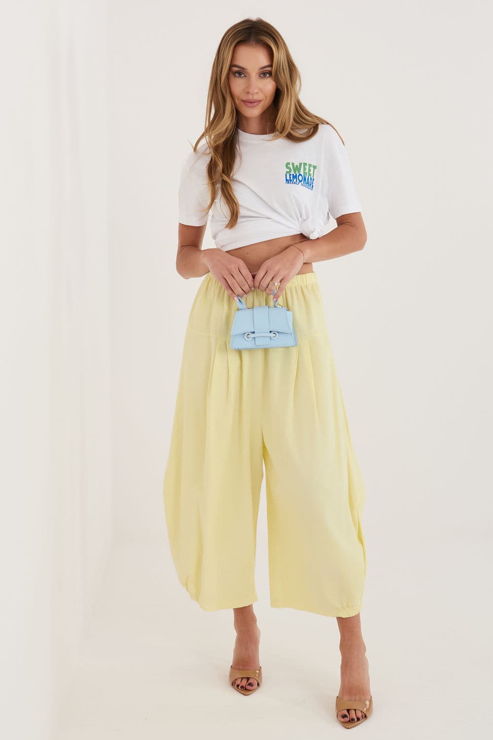 Pantaloni in velluto model 226449 Italy Moda