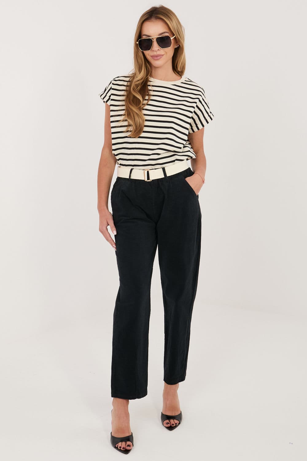 Pantaloni in velluto model 226456 Italy Moda