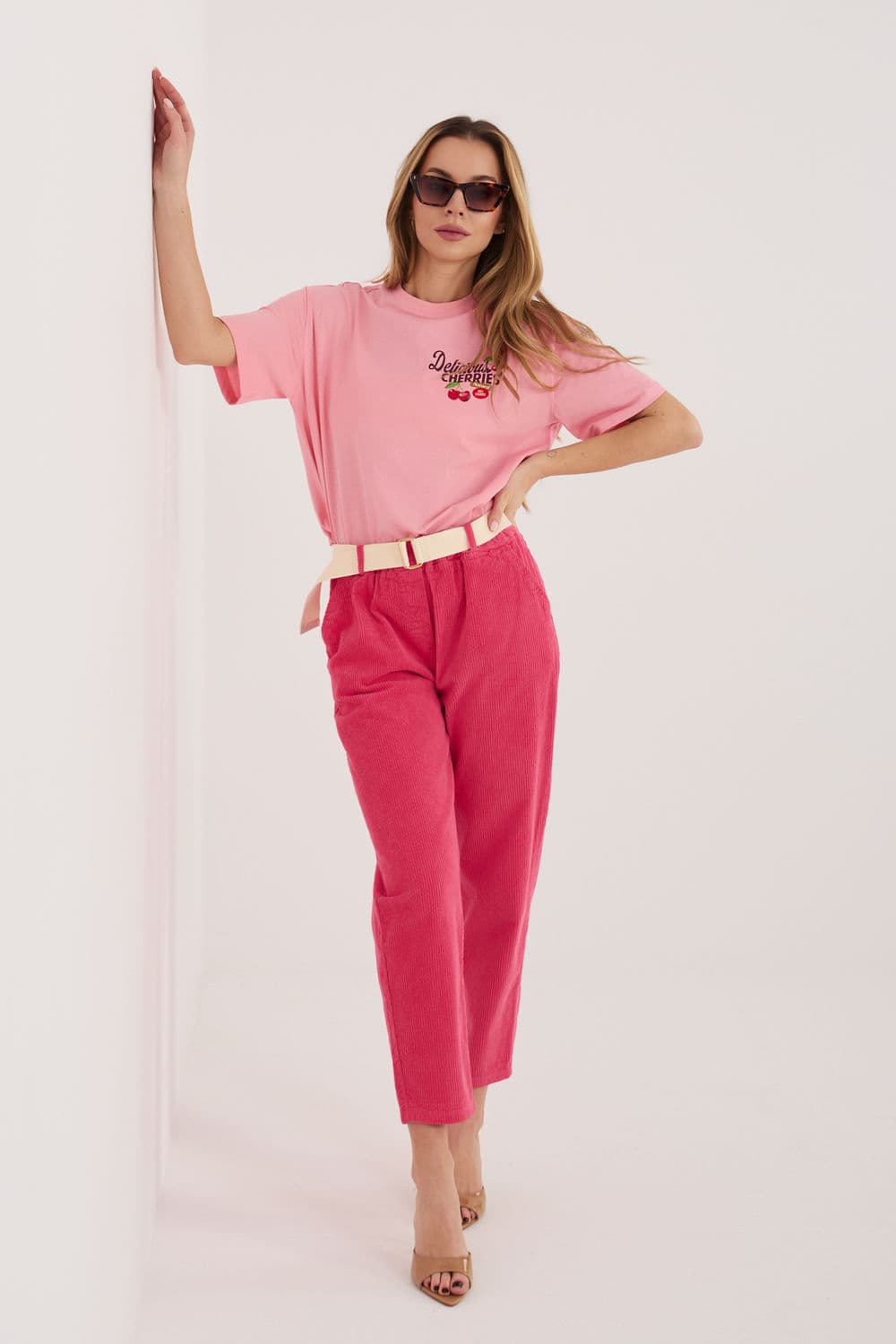 Pantaloni in velluto model 226483 Italy Moda