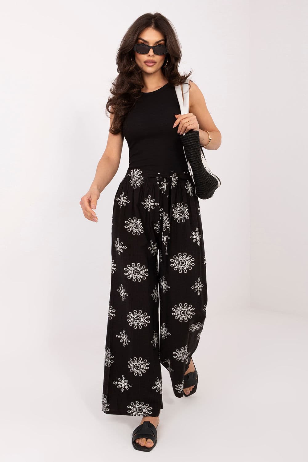 Pantaloni da donna model 226629 Italy Moda