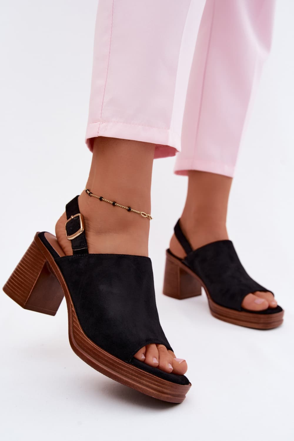 Sandali con tacco model 227914 Step in style