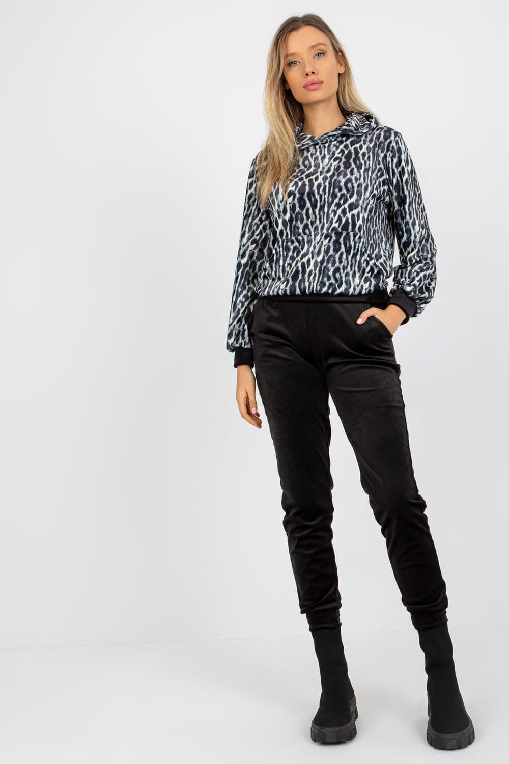 completo model 173356 Rue Paris